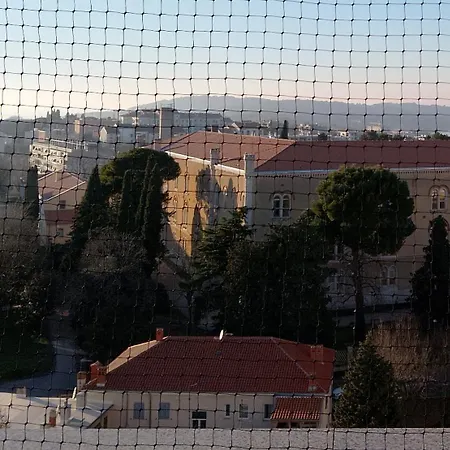 아파트 Rise And Shine!